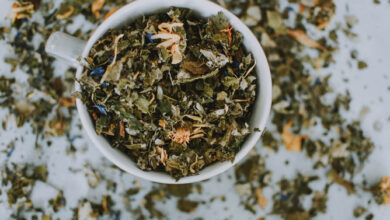 أعشاب للشعر الخفيف والمتساقط