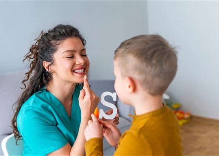 نصائح للتعامل مع التأتأة عند الأطفال بعد الكلام السوي​