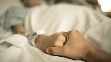 تفسير حلم الميت مريض وزعلان