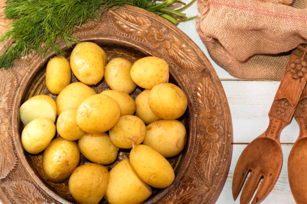 كم مدة سلق البطاطس حسب الحجم