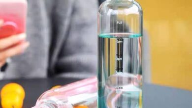 هل زجاجات المياه الاكريليك صحية