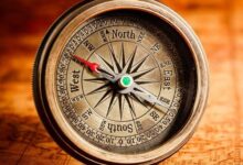 اختبار البوصلة الشخصية فوز عالم أنثوي