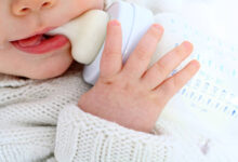 افضل حليب للمواليد مع الرضاعه الطبيعيه