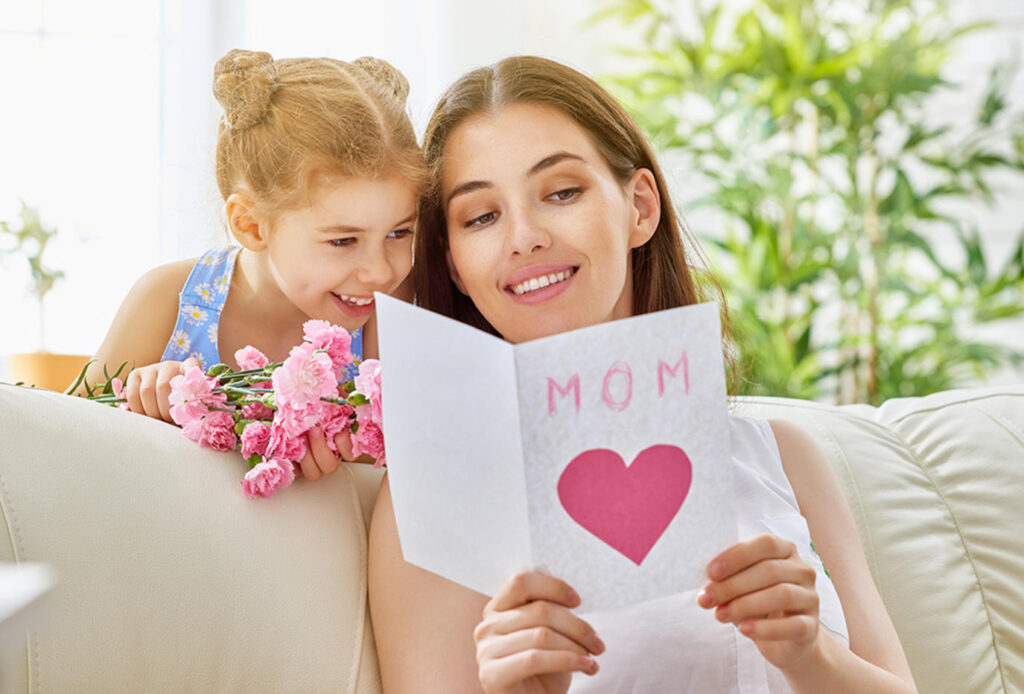 عبارات عن الام للواتس اب