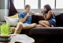 كيف تبدأ محادثة عميقة مع شريكك