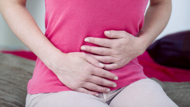 ما سبب الافرازات البيضاء